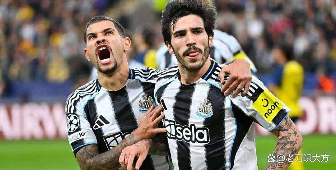 欧冠奇迹！纽卡斯尔4-0横扫诠释复兴，托纳利+戈登双星闪耀征服比利时