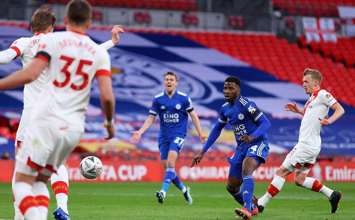 皇家贝蒂斯能否继续保持不败纪录，迎战状态起伏的巴塞罗那？