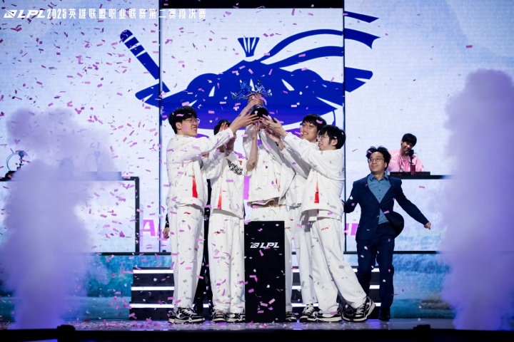 LPL官方分享Shanks人物故事:五年职业首次S赛,没去决赛很是遗憾