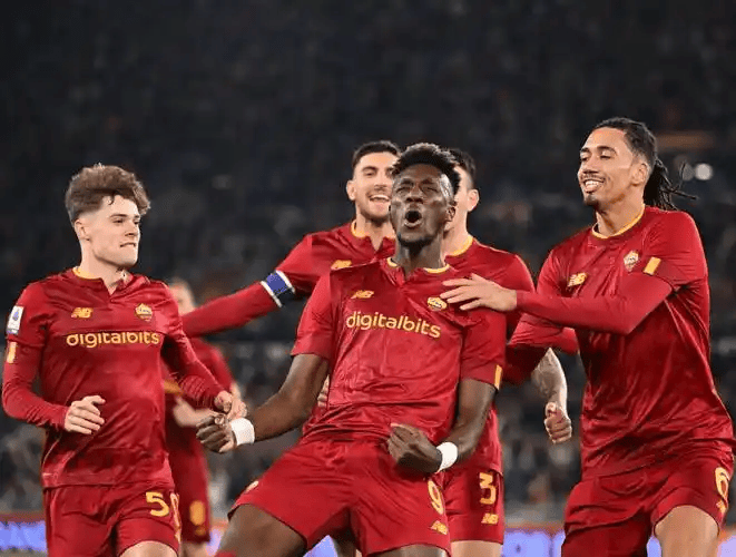 切尔西主场攻坚破局 帕福斯客场死守保平