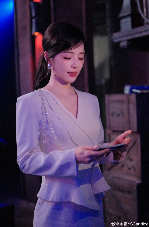 余霜晒照：浸入式音乐秀《双城之战》，全球首演