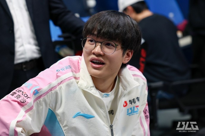 BLG发布战胜WBG赛场返图：延续胜利